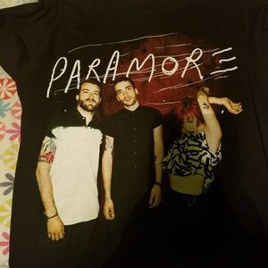 Paramore t shirt